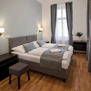 Otel Corto Old Town ***