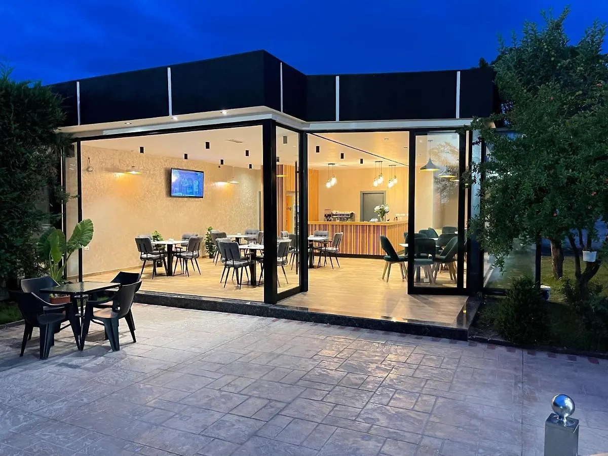 Airport Garden Hotel Rinas 3*,