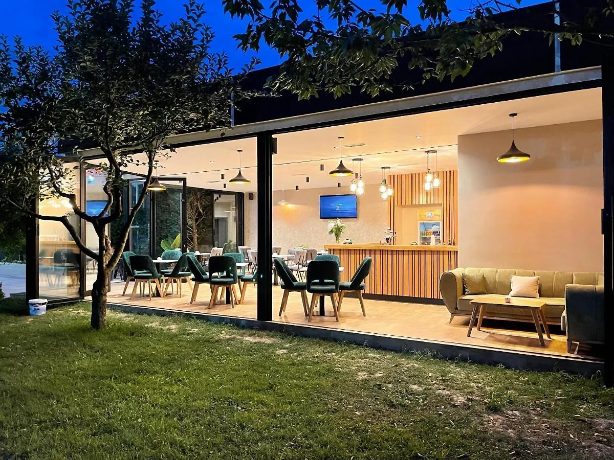 Airport Garden Hotel Rinas