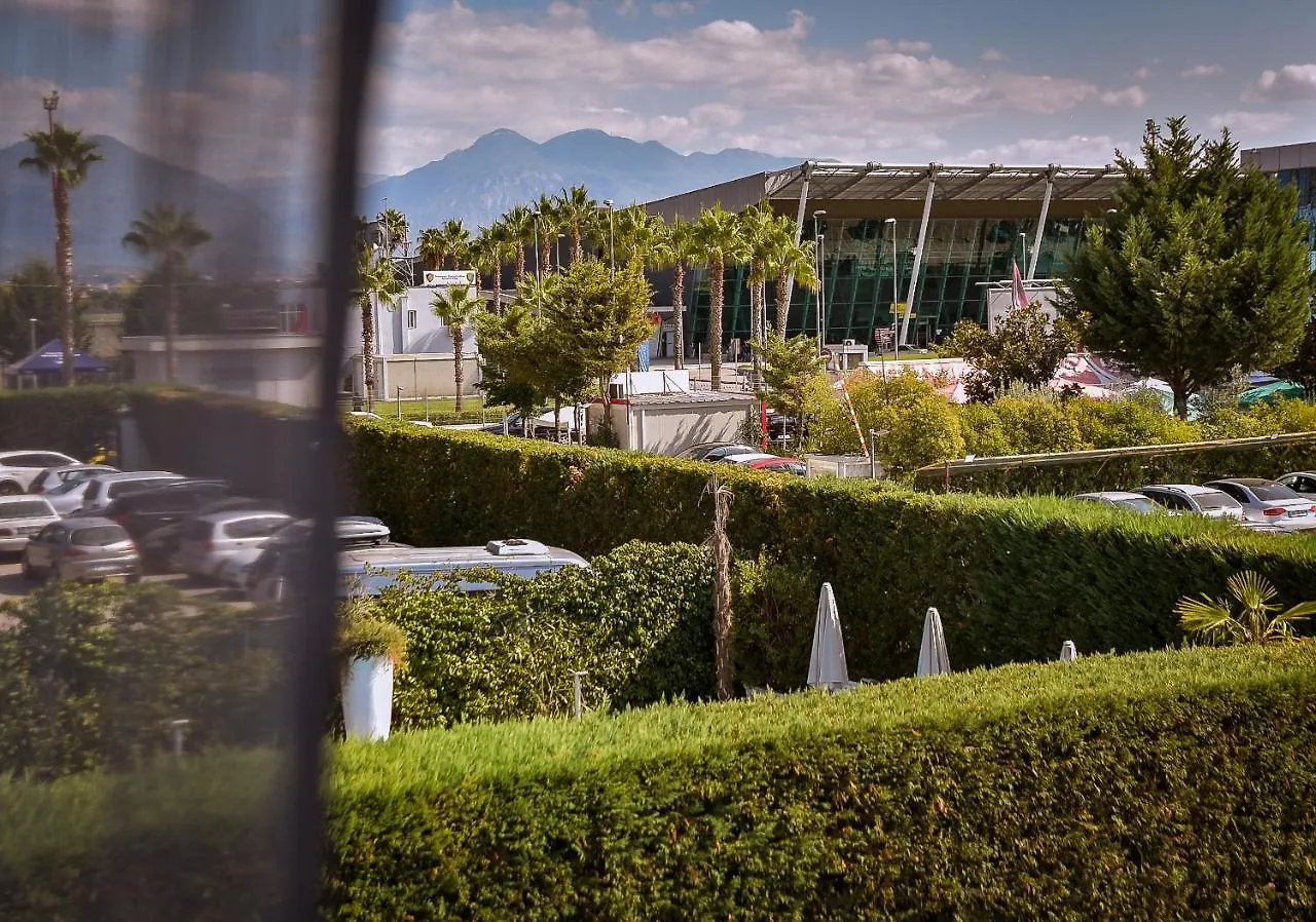 Airport Garden Hotel Rinas
